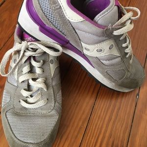 SALE Saucany vintage gray with purple sneakers